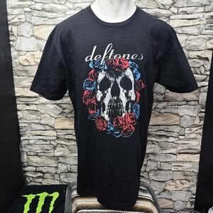 Gildan Black Large Deftones Skull Tee with Roses
